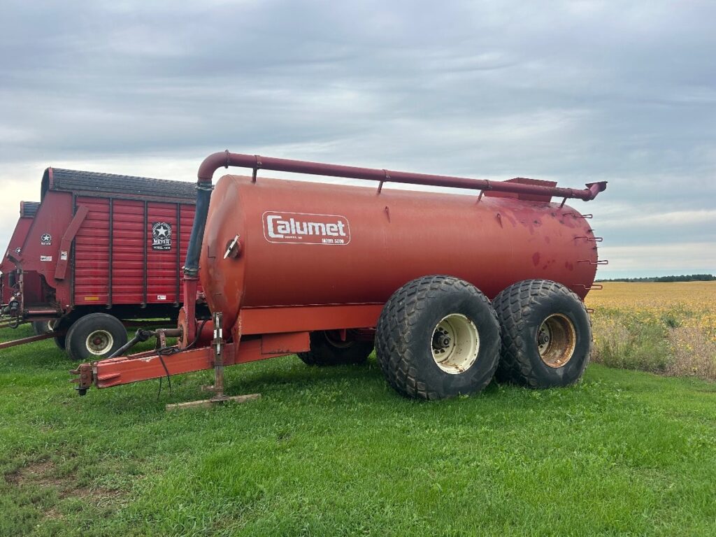 Calumet 5000 gallon manure tank