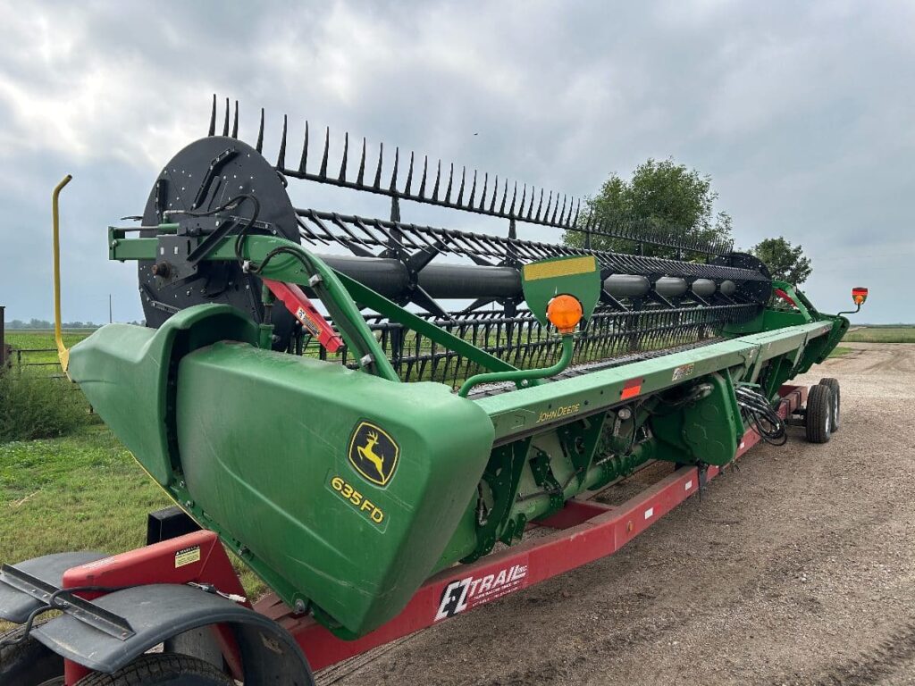 2016 John Deere 635FD