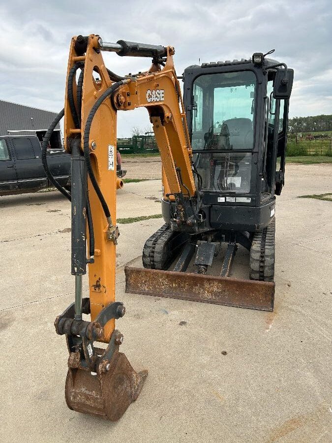 Flat Fee Farm Equipment Auction 2017 Case CX26C Mini Excavator - Image 2
